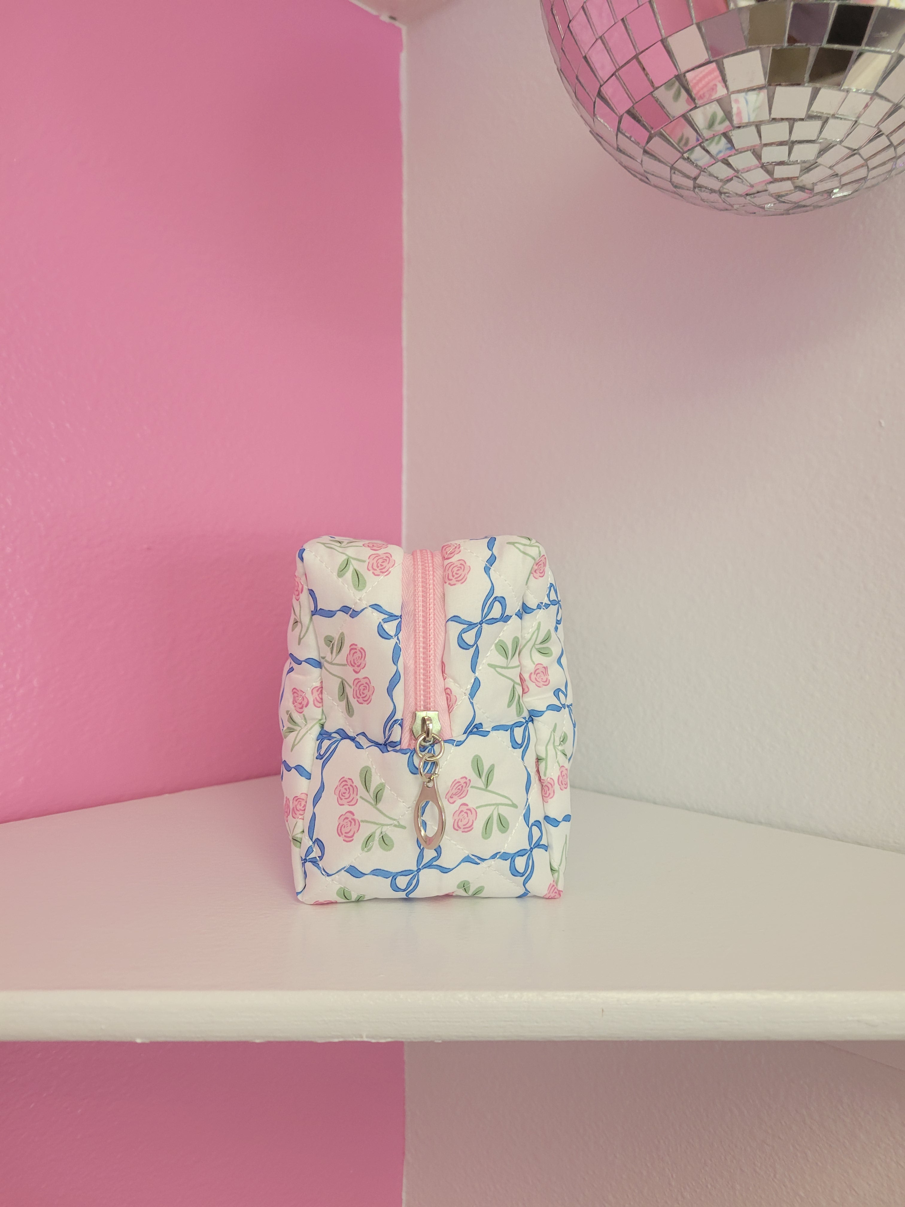 Roses and bow pattern Makeup Bag
